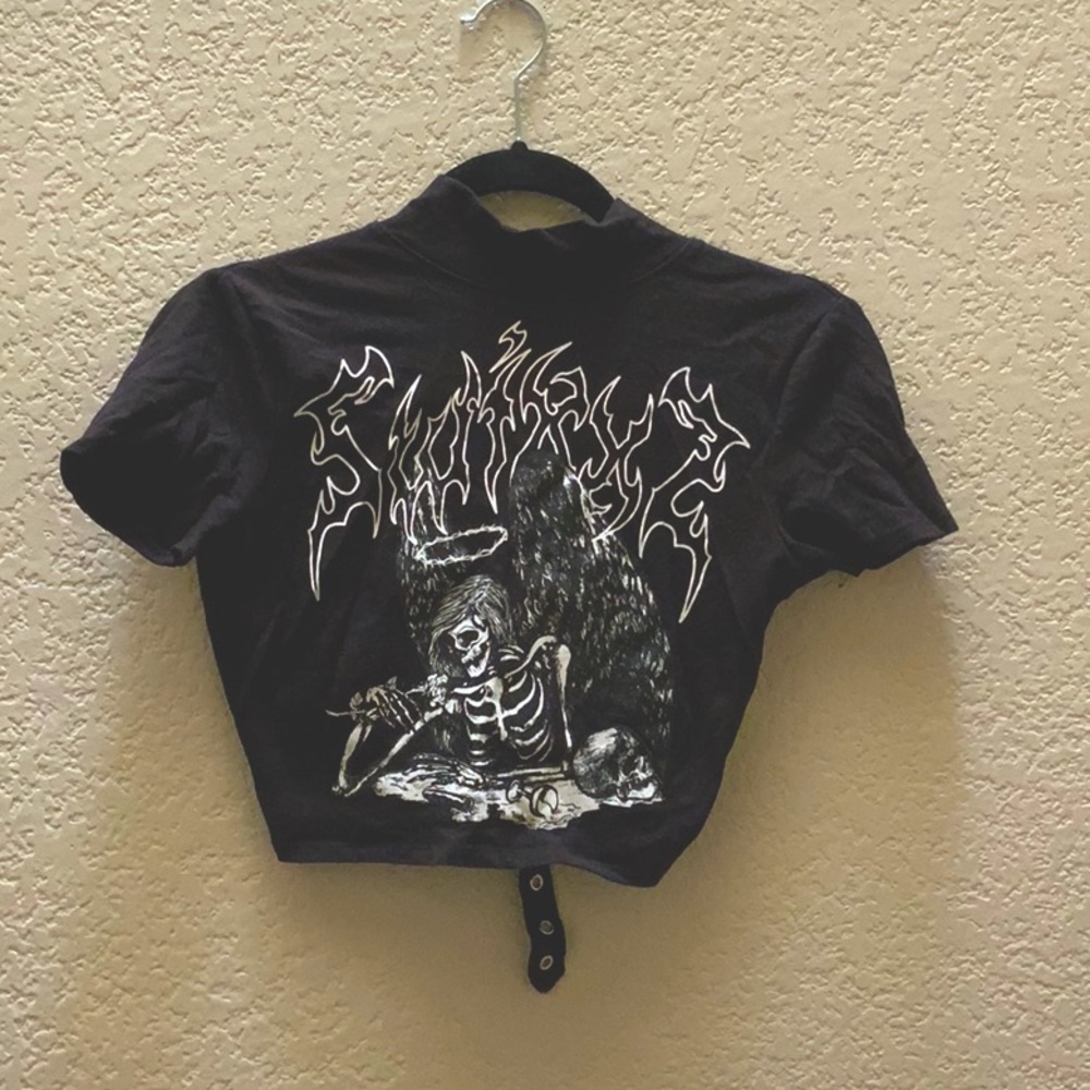Black crop top!